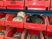 Wieltoebehoren in rekje - afbeelding 3 van  5