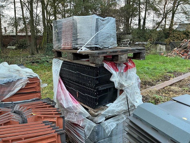 Wienerberger datura geglazuurd partij dakpannen - afbeelding 1 van  5