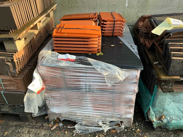 Wienerberger datura partij dakpannen - afbeelding 1 van  4