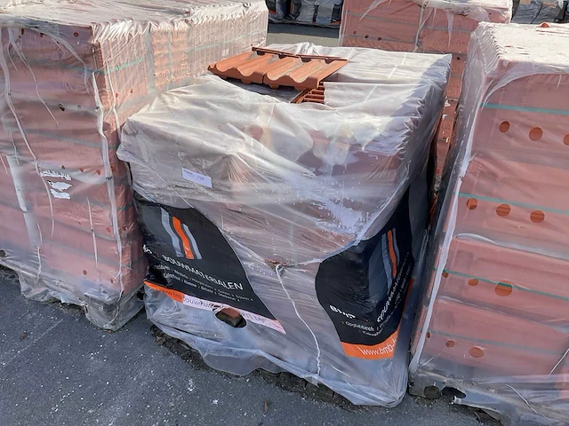 Wienerberger koramic dakpannen - afbeelding 1 van  4