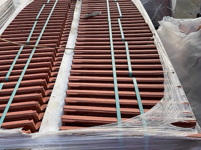 Wienerberger koramic vauban vlakke dakpannen - afbeelding 4 van  4