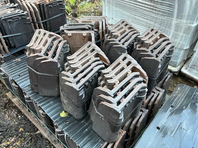 Wienerberger postel 20 partij dakpannen - afbeelding 2 van  3