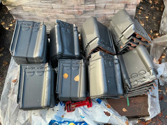 Wienerberger storm 44 kleine partij dakpannen - afbeelding 2 van  3