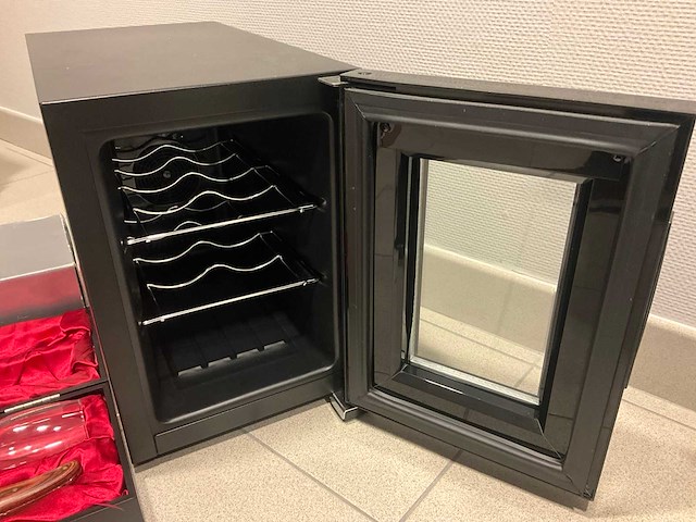 Wijnkoelkast en diverse accesoires - afbeelding 14 van  19