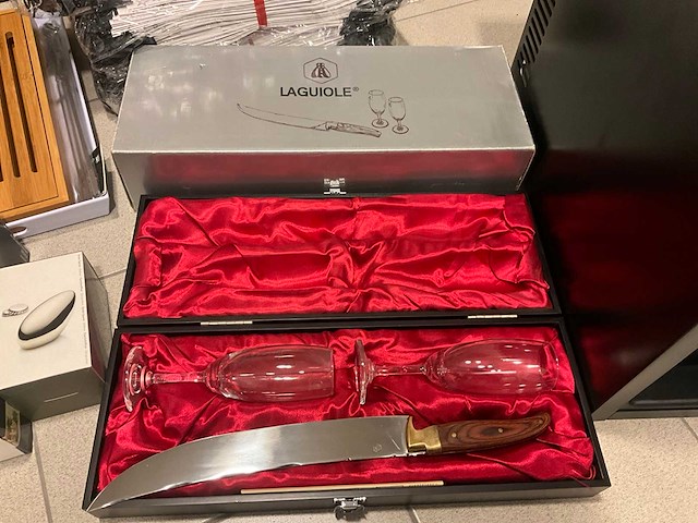 Wijnkoelkast en diverse accesoires - afbeelding 15 van  19