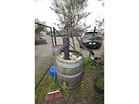 Wijnvat met handpomp - barrel - rain barrel - afbeelding 2 van  2