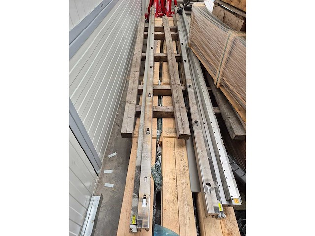 Wila hydraulische klembalk / clamping beam – 4.300 mm – 250 t – 2023 - afbeelding 1 van  3