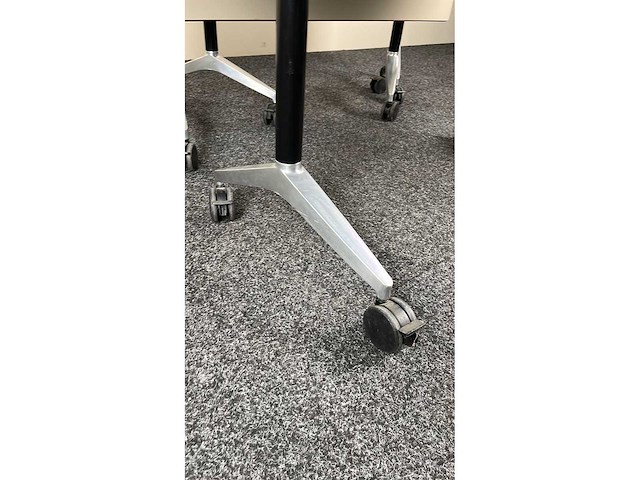 Wilkhahn - verrijdbare klaptafel - tafel (3x) - afbeelding 6 van  6