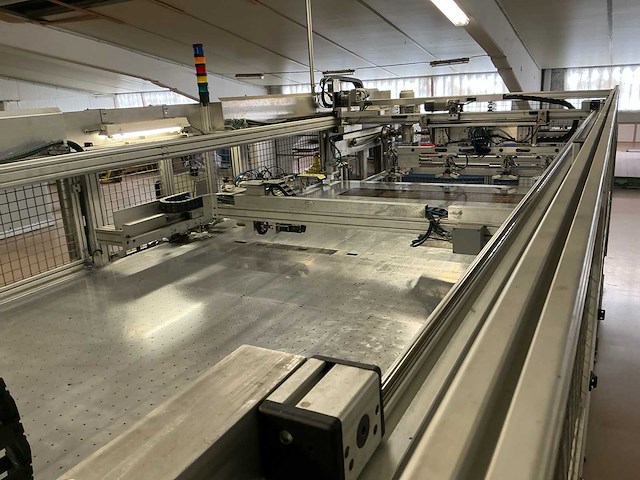 Willems / titan - 05-001 - surjeteer / afboording tapijt textiel machine - 2005 - afbeelding 4 van  12