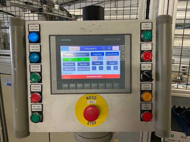 Willems / titan - 05-001 - surjeteer / afboording tapijt textiel machine - 2005 - afbeelding 10 van  12
