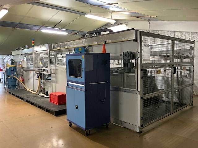 Willems / titan - surjeteer / afboording tapijt textiel machine - 2011 - afbeelding 2 van  6