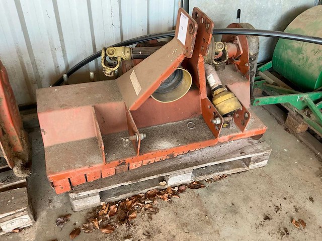 Wimat gedragen klepelmaaier - afbeelding 1 van  4