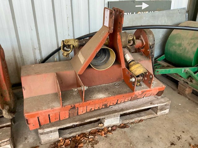 Wimat gedragen klepelmaaier - afbeelding 2 van  4