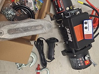 Winche elektrisch 6120kg nieuw - afbeelding 1 van  1