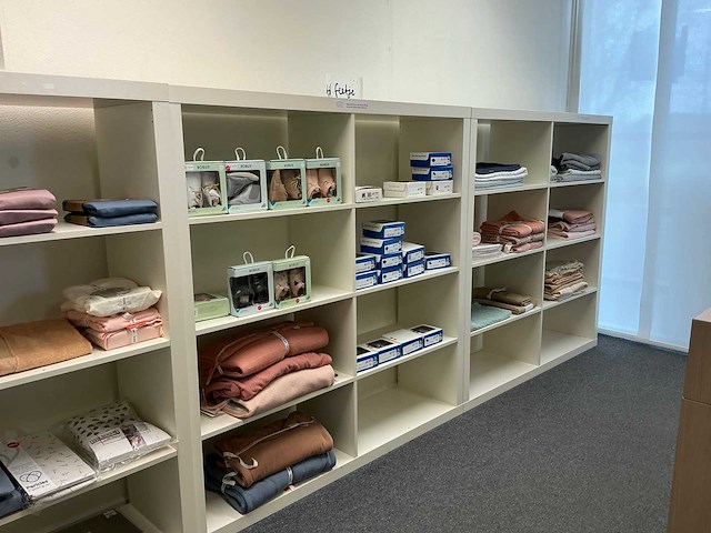 Winkel meubilair (8x) - afbeelding 1 van  7
