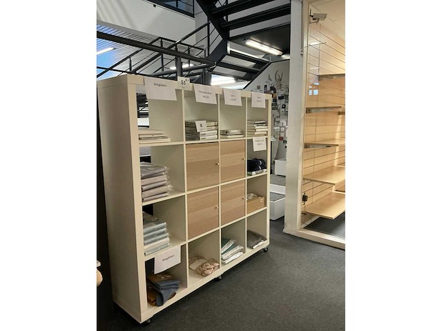 Winkel meubilair (8x) - afbeelding 3 van  7