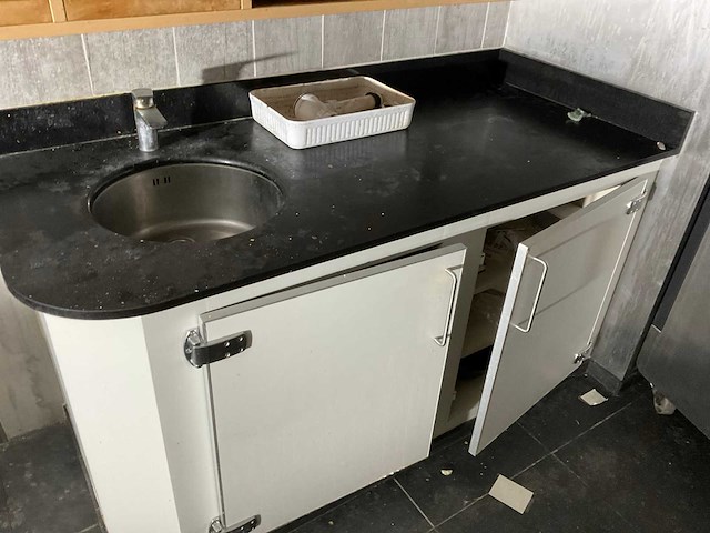 Winkel toonbank en achteropbouw - afbeelding 15 van  29