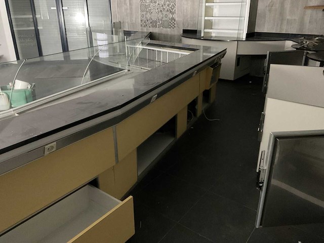 Winkel toonbank en achteropbouw - afbeelding 20 van  29