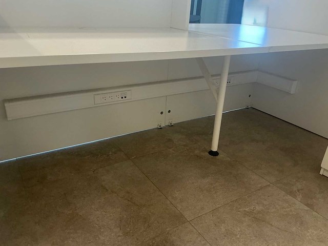 Winkel toonbank met 2 ladeblokken op wieltjes - afbeelding 8 van  11