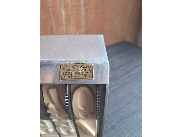 Winkeldisplay stempel h 430mm b 210mm d 100mm - afbeelding 2 van  6