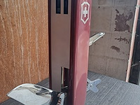 Winkeldisplay zwitsers mes in werkende staat met bewegende onderdelen h 900mm b 600mm d 150mm - afbeelding 3 van  6