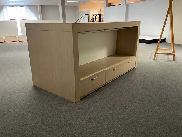 Winkelmeubel - afbeelding 2 van  4