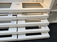Winkelmeubilair - afbeelding 1 van  2