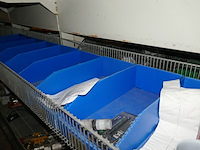 Winkelstelling met metalen manden + inhoud - afbeelding 4 van  16