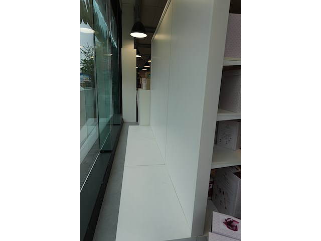 Winkelwand – 3 units jl-wand met etalagezijde | hout & metaal - afbeelding 4 van  4