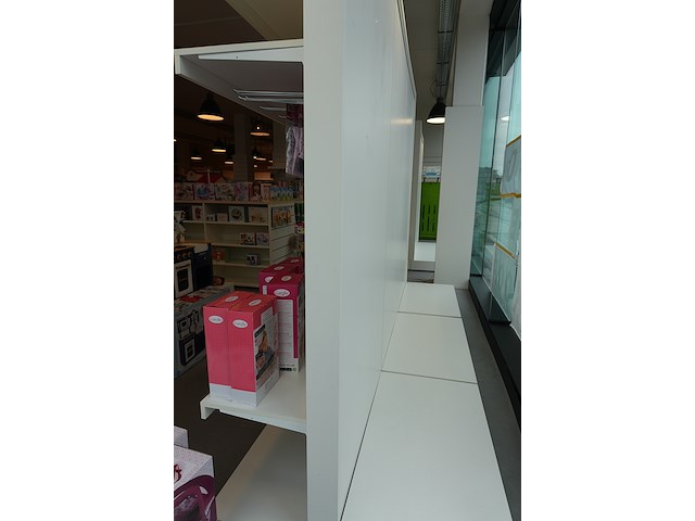 Winkelwand – 3 units jl-wand met etalagezijde | hout & metaal - afbeelding 3 van  5