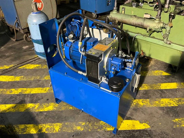 Winter hydraulisch aggregaat - afbeelding 1 van  3