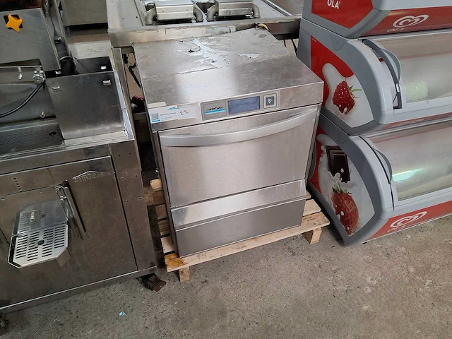 Winterhalter - korvenvaatwasmachine - afbeelding 1 van  6