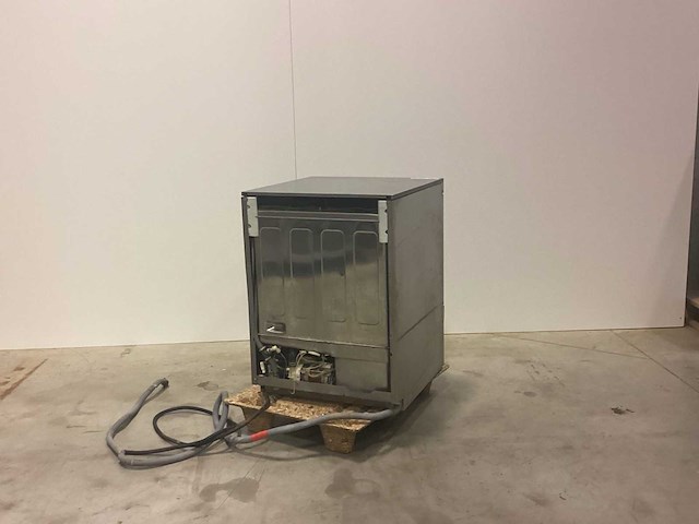 Winterhalter gs302 korvenvaatwasmachine - afbeelding 4 van  5