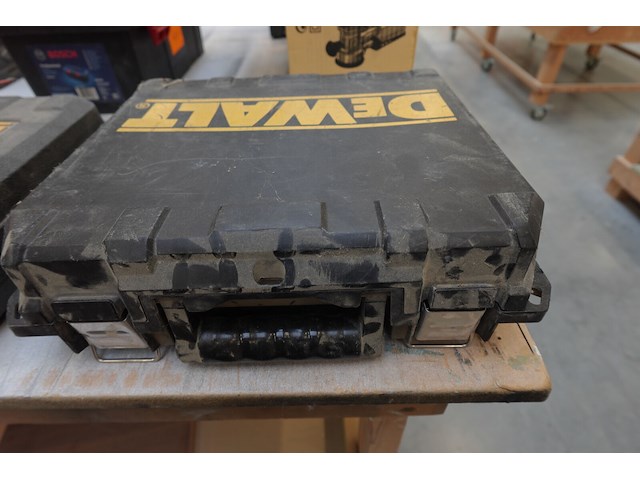 Wipzaag + schuurmachine dewalt - afbeelding 5 van  8