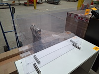 Wit bureautafeltje met 2 plexi-afschermers - afbeelding 3 van  3