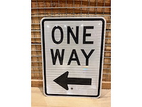 Wit eenrichtingsverkeersbord - decoratief object