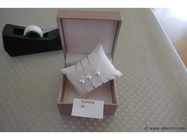 Wit gouden armband met natuurparels - afbeelding 1 van  4