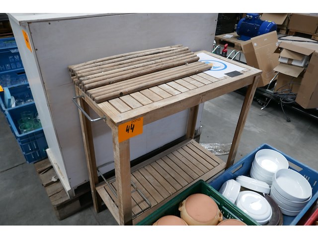 Wit houten wandkastje met deco + tuin serveer trolley - afbeelding 4 van  4