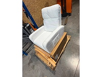 Witte bouclé schommelstoel / relaxstoel - retourlot 13204 - afbeelding 2 van  5