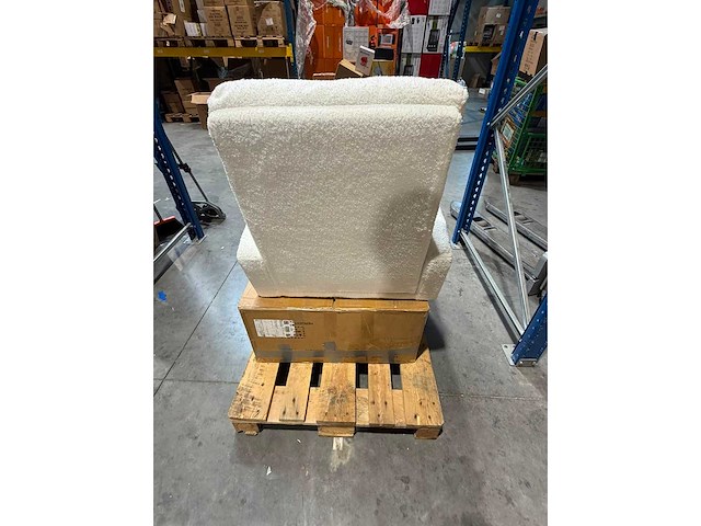 Witte bouclé schommelstoel / relaxstoel - retourlot 13204 - afbeelding 4 van  5