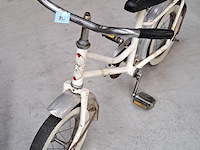 Witte kinderfiets met whitewall banden - afbeelding 2 van  2