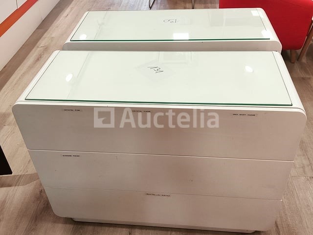 Witte opslagkast met drie laden en glas - afbeelding 1 van  4