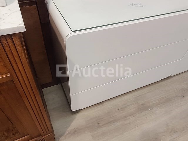 Witte opslagkast met drie laden en glas - afbeelding 4 van  4