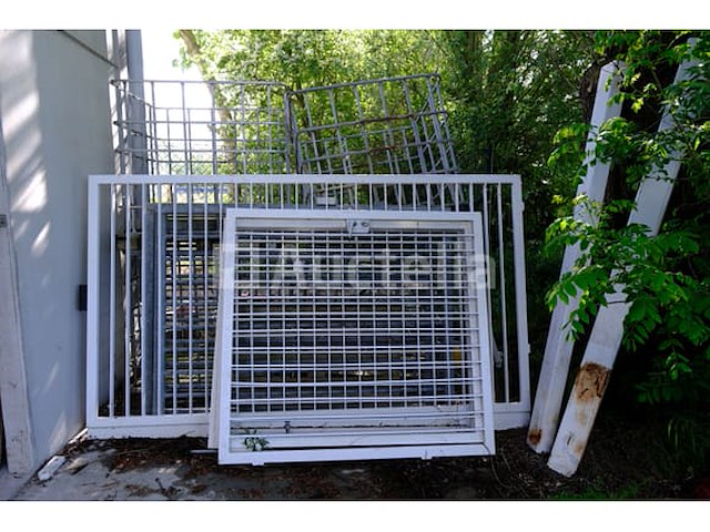 Witte poort - afbeelding 6 van  6