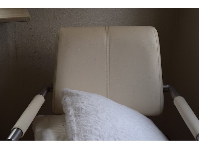 Witte retro zetel met rvs frame - afbeelding 3 van  3