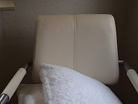 Witte retro zetel met rvs frame - afbeelding 3 van  3