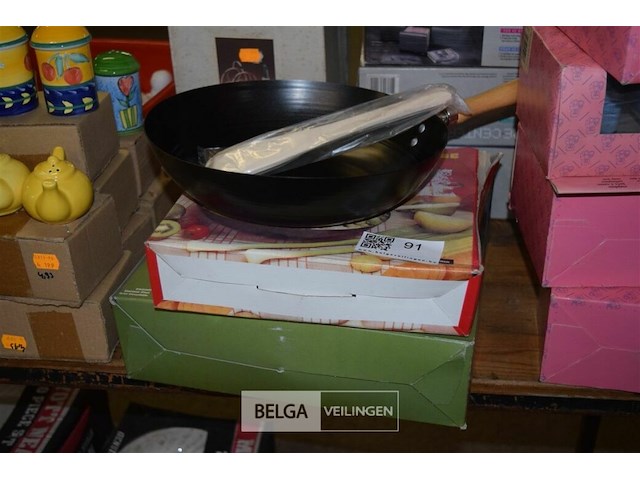 Wokpan ø28cm en hapjesschotel - afbeelding 1 van  3