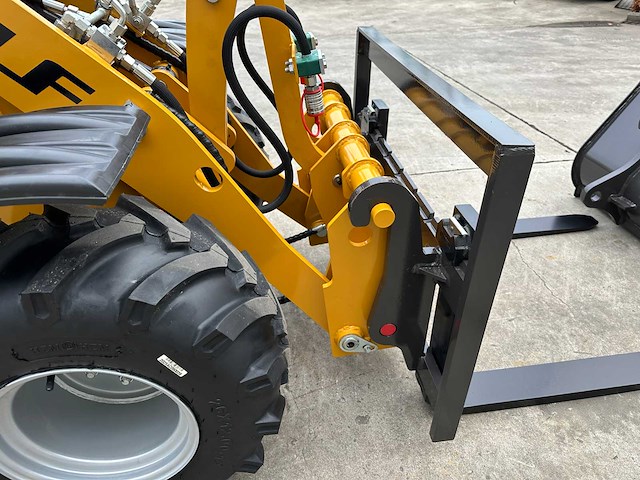 Wolf - 2025 - mini 750 - shovel - afbeelding 6 van  42