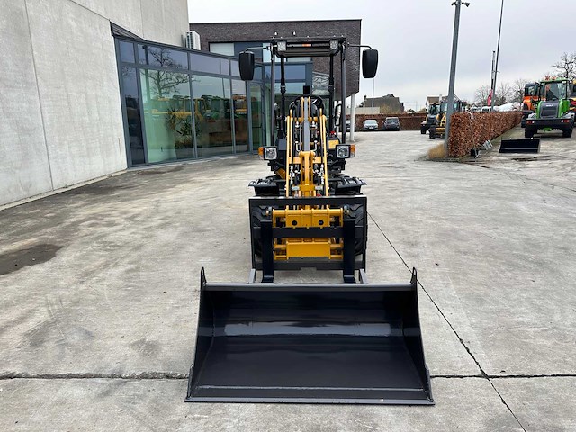 Wolf - 2025 - mini 750 - shovel - afbeelding 12 van  42