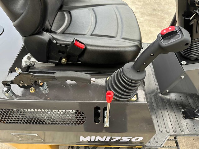 Wolf - 2025 - mini 750 - shovel - afbeelding 29 van  42